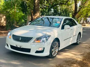 Toyota Crown 2009 White