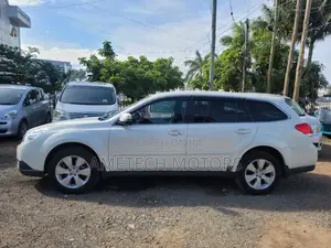 Subaru Outback 2011 White