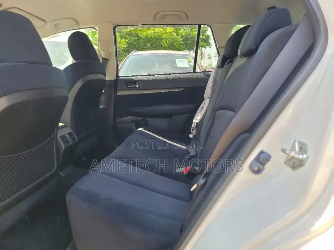 Subaru Outback 2011 White