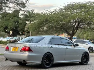 Toyota Crown Royale 2005 Pearl