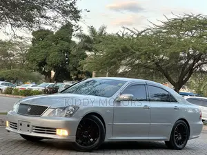 Toyota Crown Royale 2005 Pearl