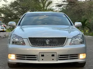 Toyota Crown Royale 2005 Pearl