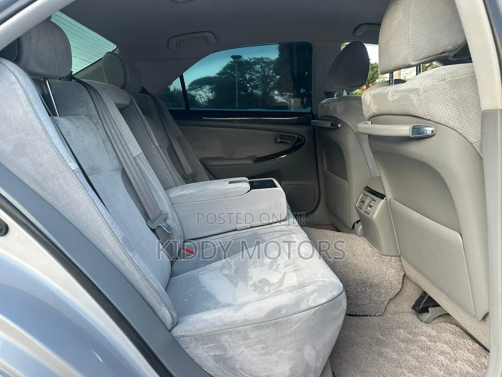 Toyota Crown Royale 2005 Pearl