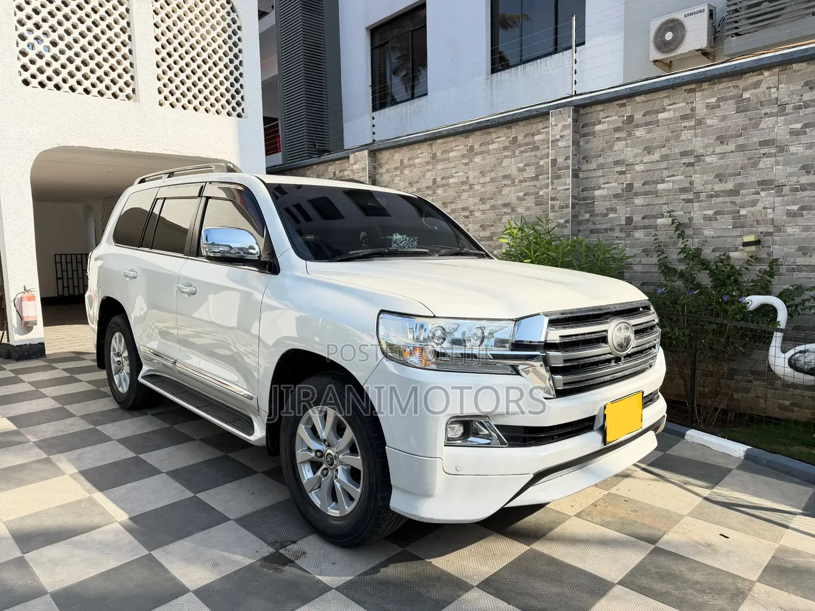 Toyota Land Cruiser 2017 White