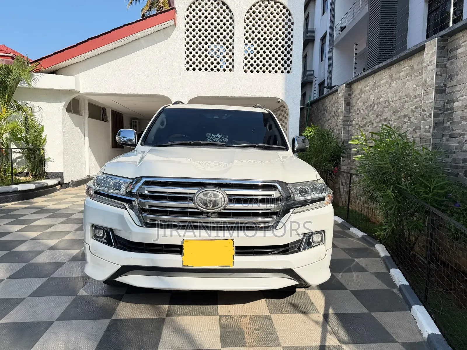 Toyota Land Cruiser 2017 White