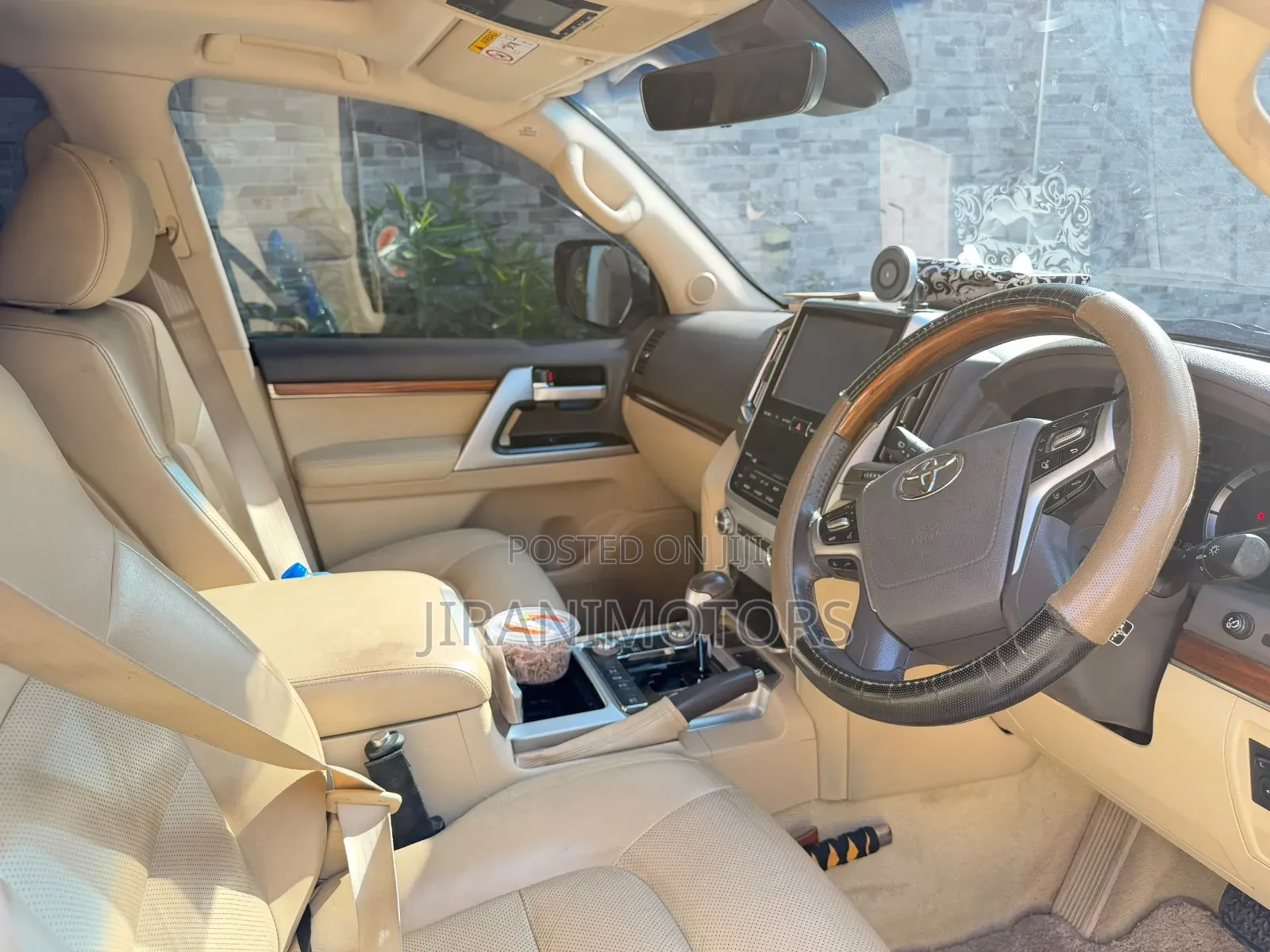 Toyota Land Cruiser 2017 White
