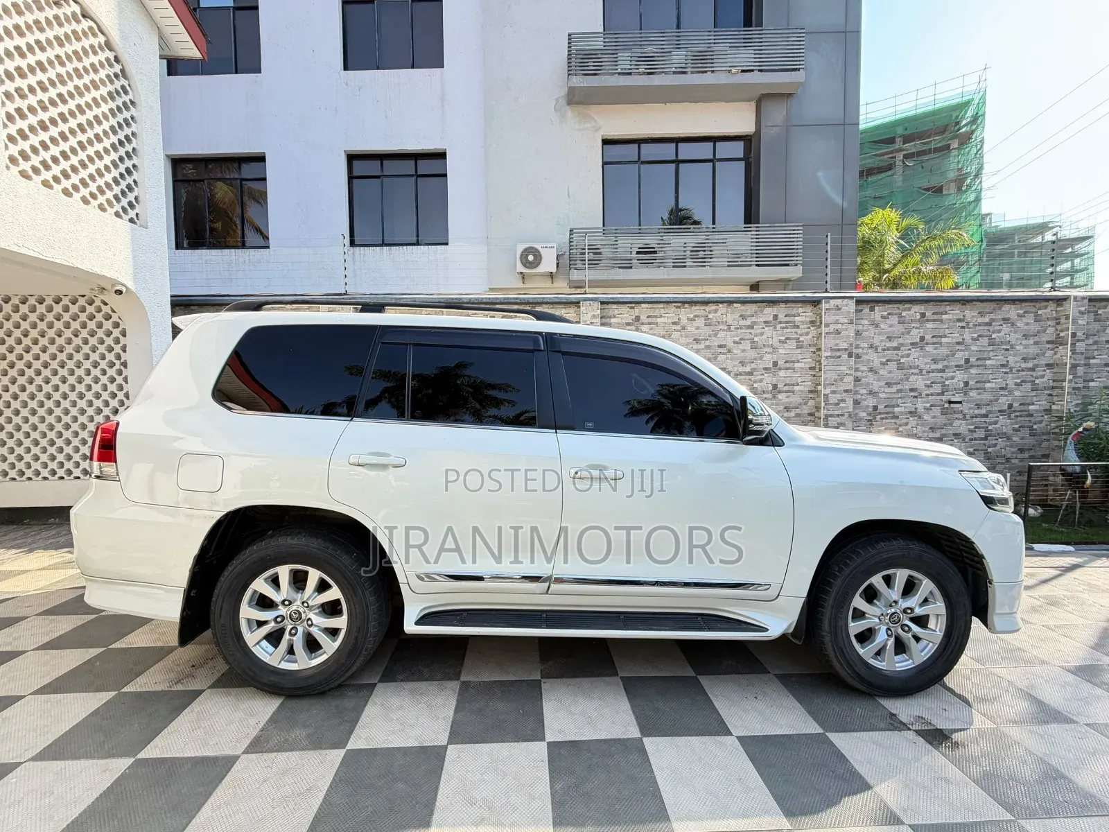 Toyota Land Cruiser 2017 White