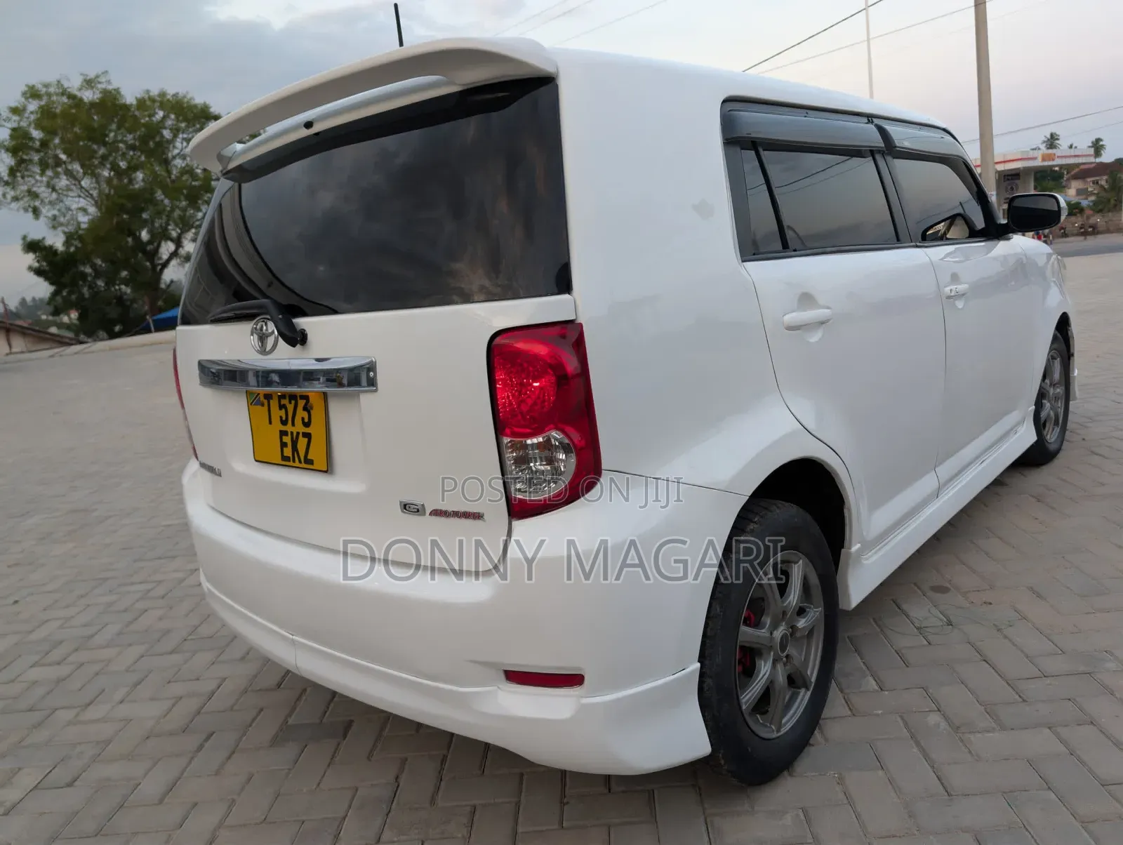 Toyota Corolla Rumion 2009 White
