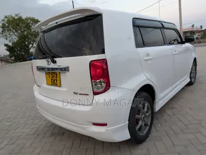 Toyota Corolla Rumion 2009 White