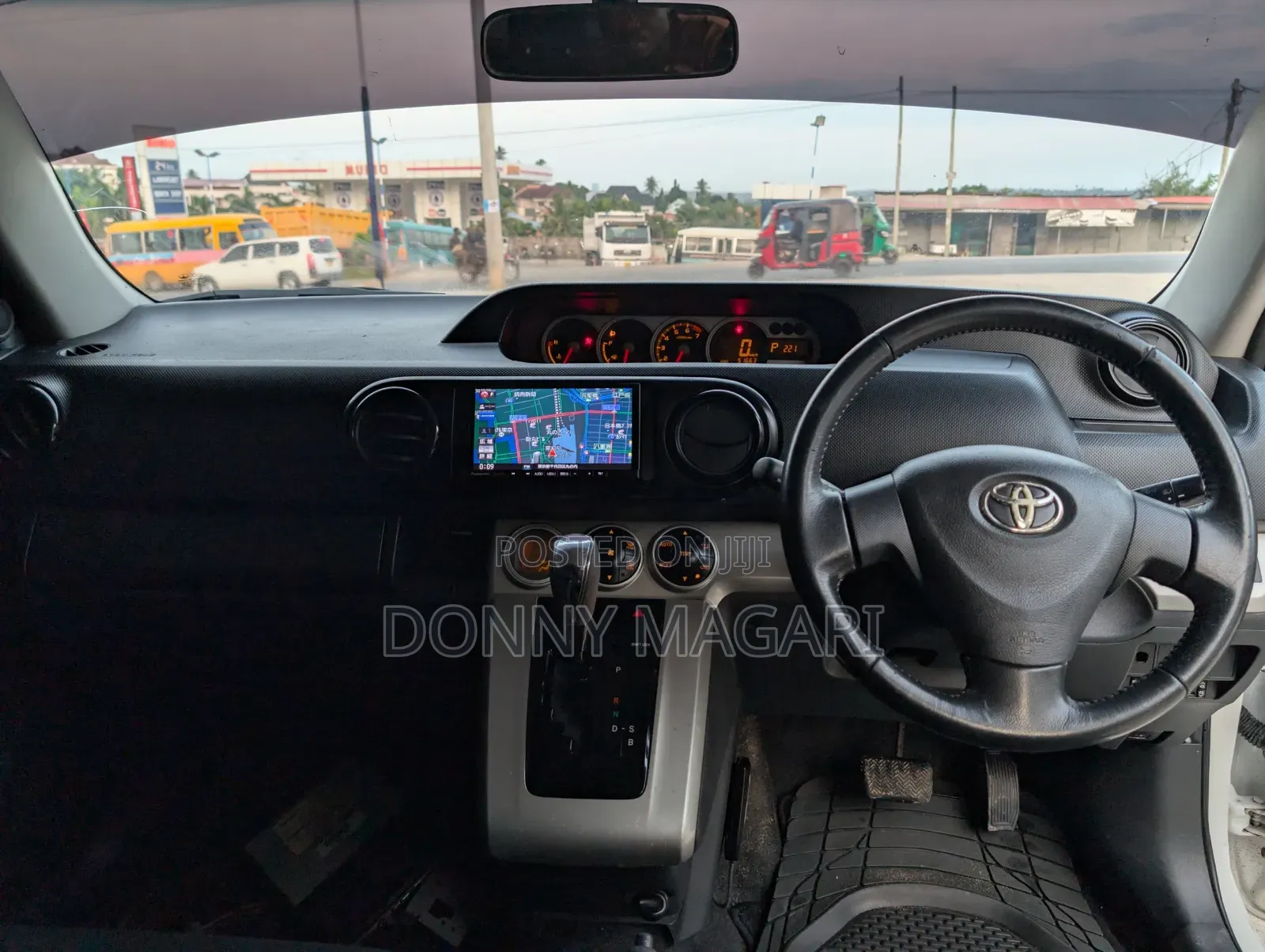 Toyota Corolla Rumion 2009 White