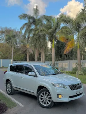 Toyota Vanguard 2010 White