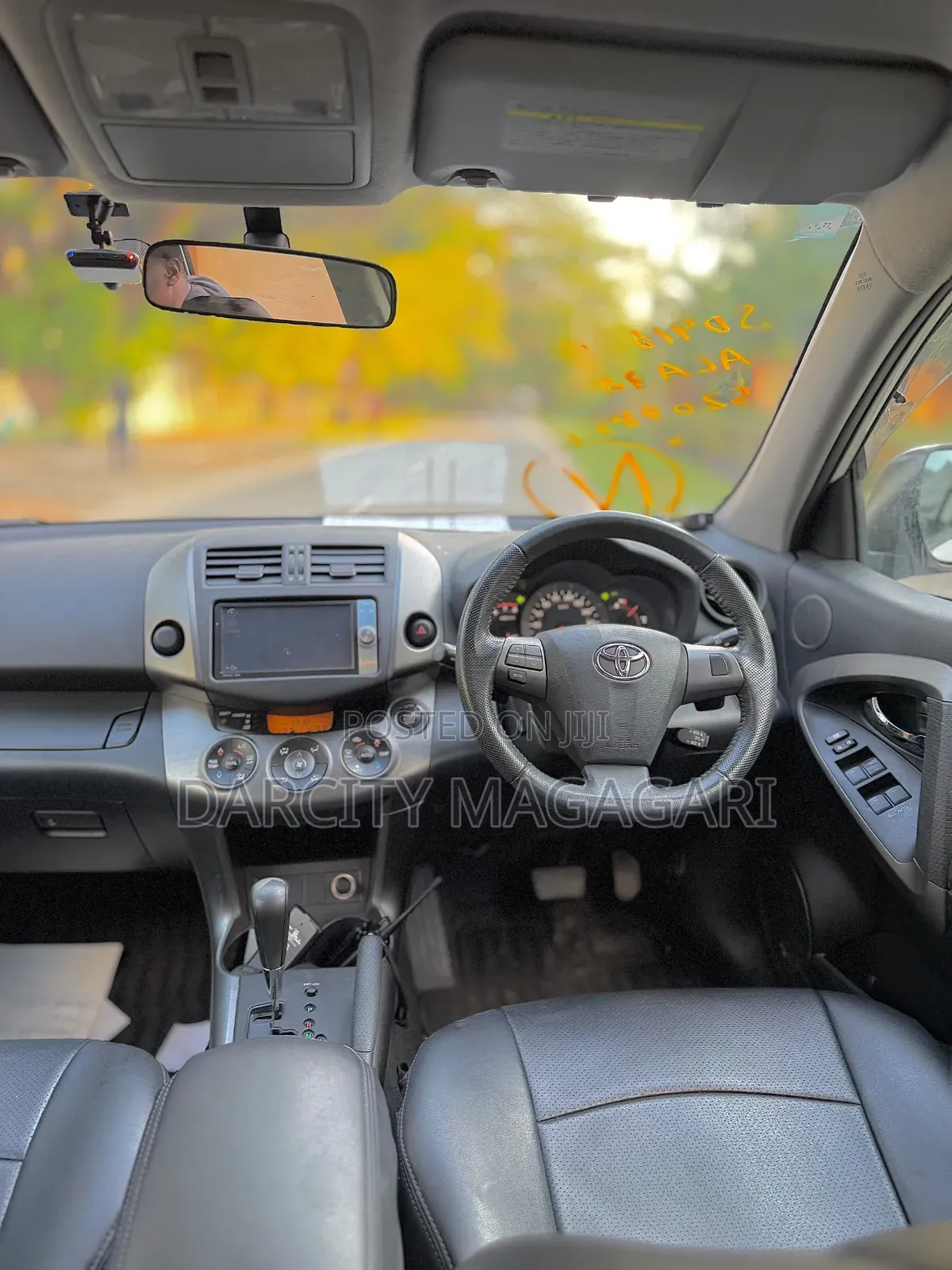 Toyota Vanguard 2010 White