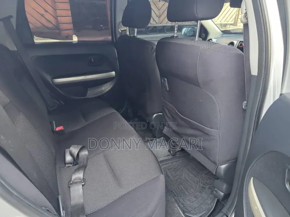 Toyota IST 2004 Silver