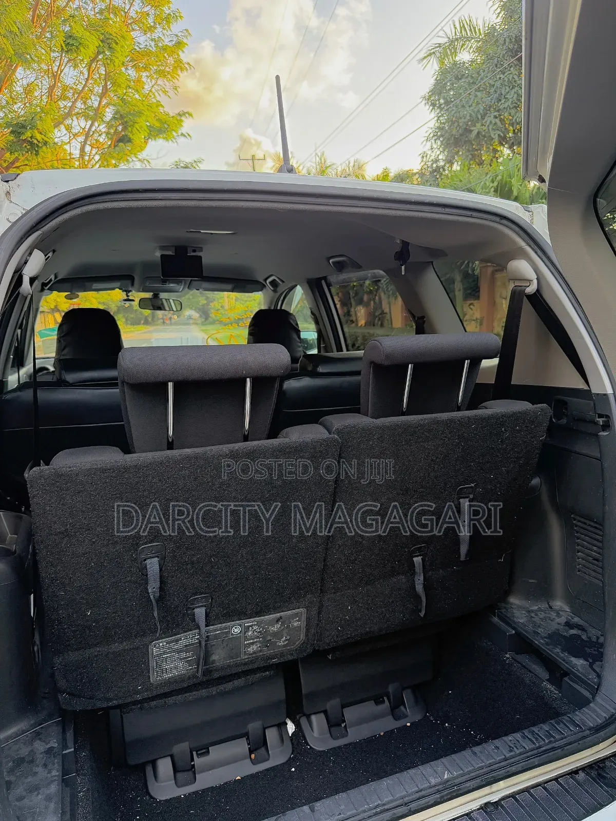 Toyota Vanguard 2010 White