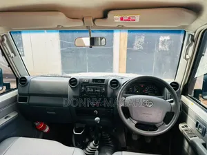 Toyota Land Cruiser 2018 White