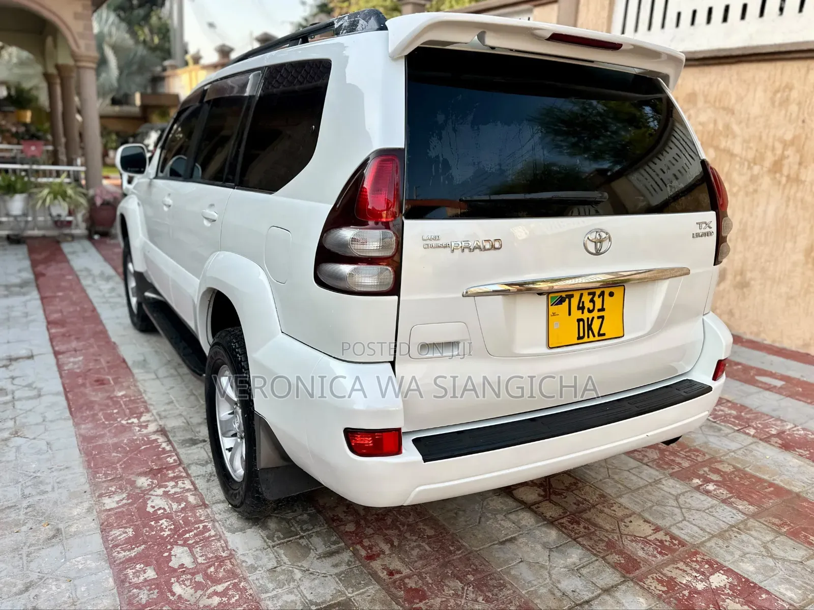 Toyota Land Cruiser Prado 2005 White