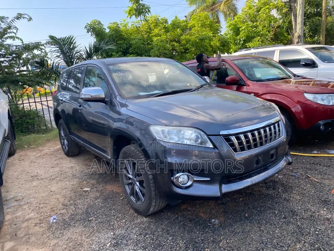 Toyota Vanguard 2011 Gray