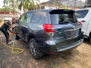 Toyota Vanguard 2011 Gray