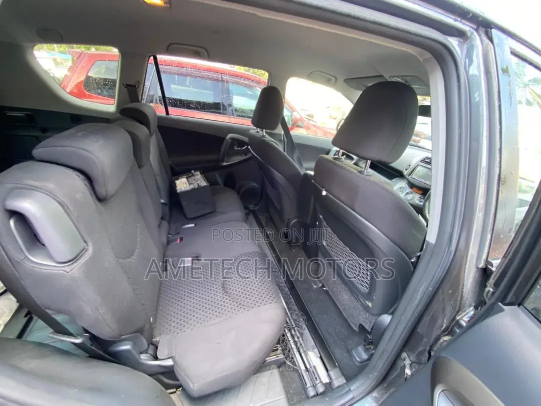 Toyota Vanguard 2011 Gray