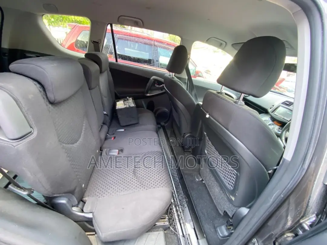 Toyota Vanguard 2011 Gray