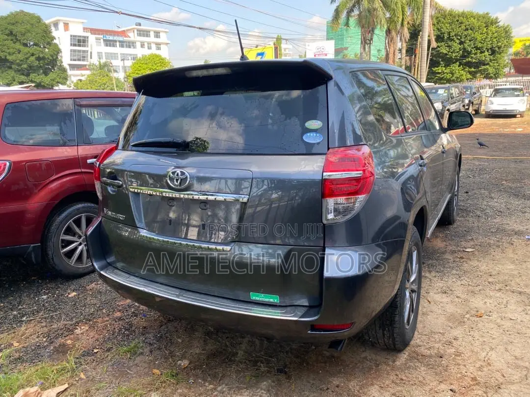 Toyota Vanguard 2011 Gray