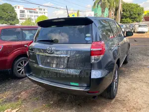 Toyota Vanguard 2011 Gray