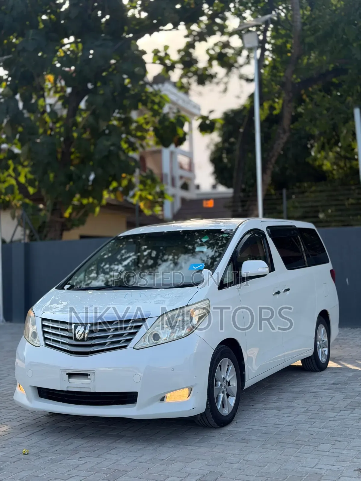 Toyota Alphard 2011 White