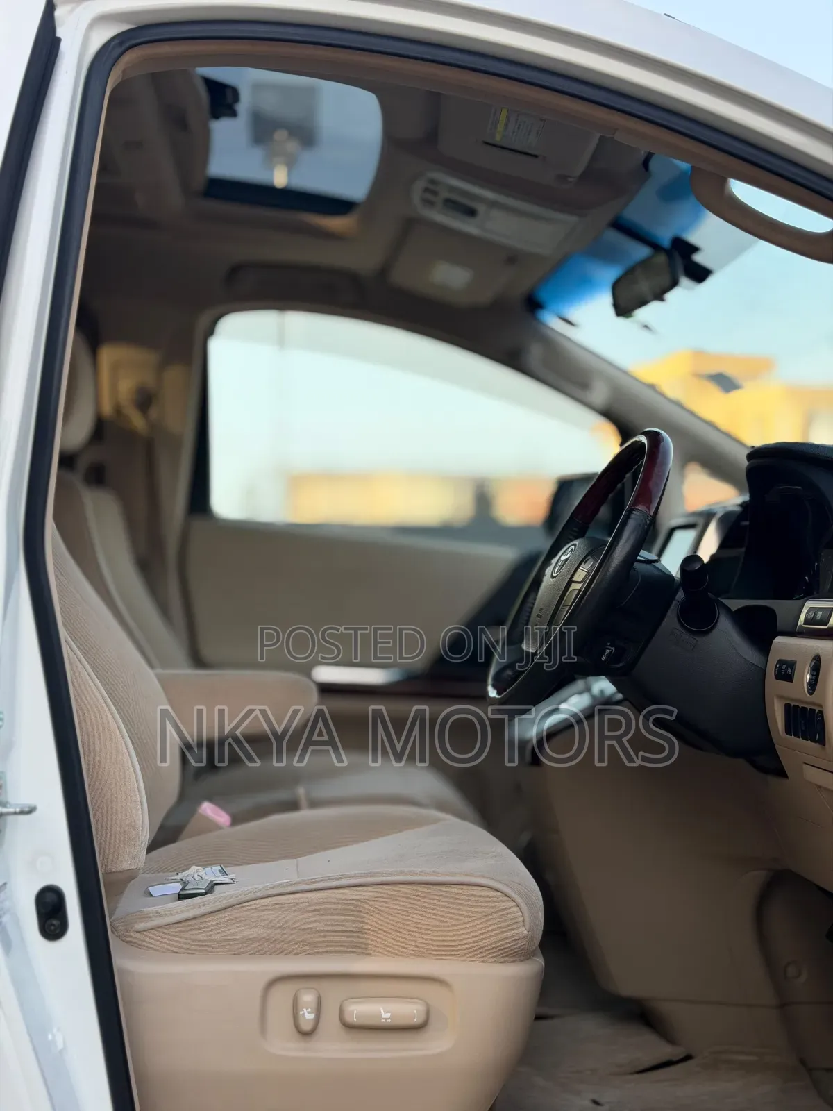 Toyota Alphard 2011 White