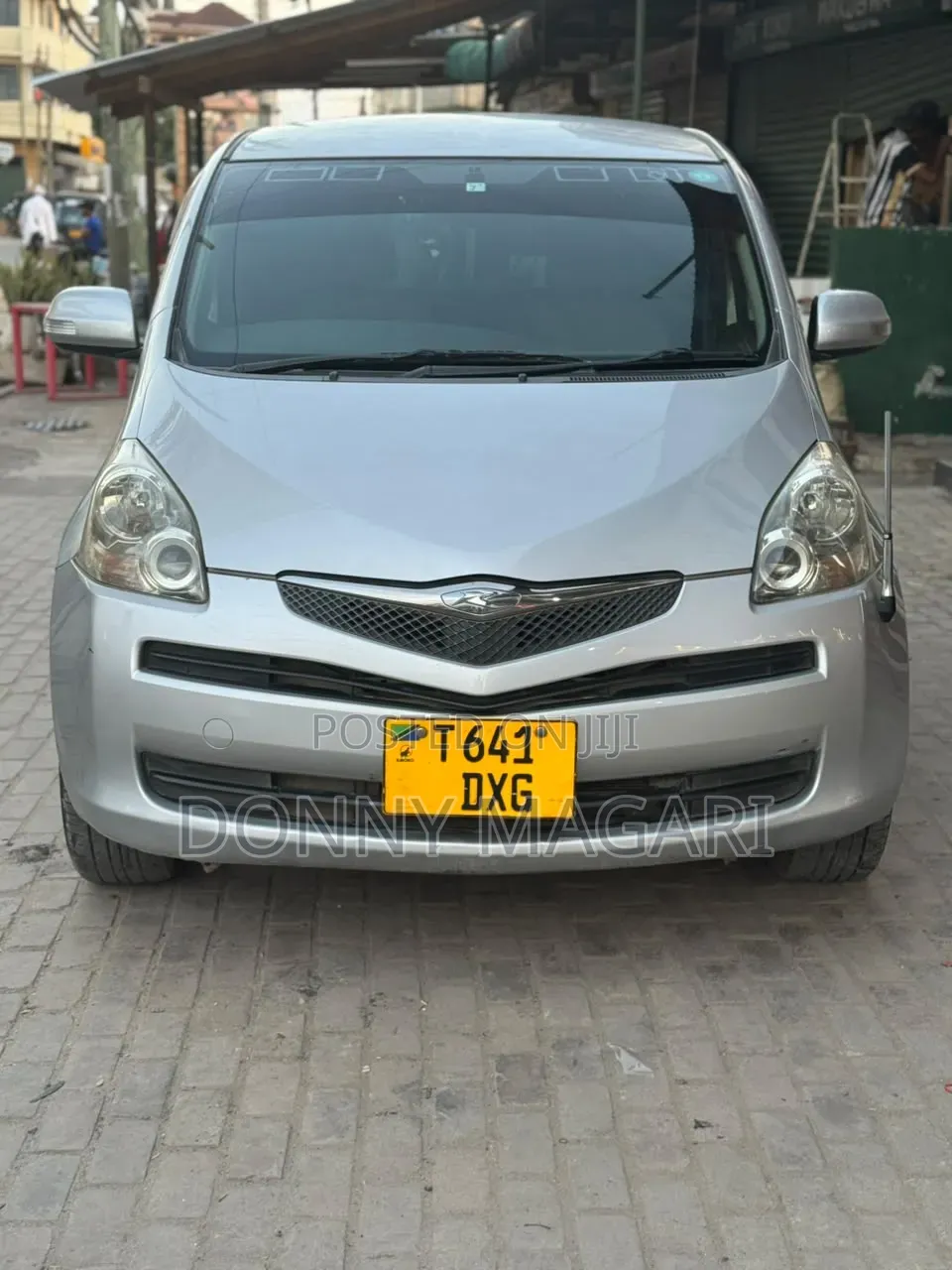 Toyota Ractis 2009 Silver