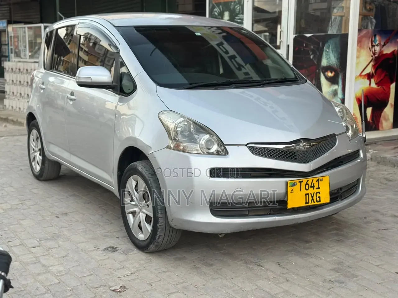 Toyota Ractis 2009 Silver