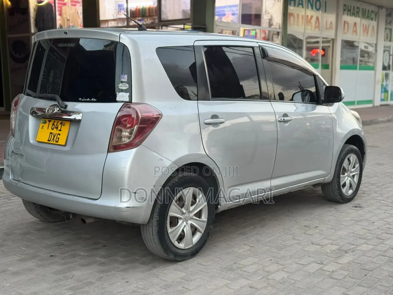 Toyota Ractis 2009 Silver
