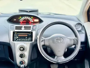 Toyota Vitz 2006 Blue