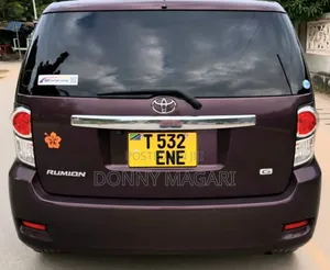 Toyota Corolla Rumion 2011 Maroon