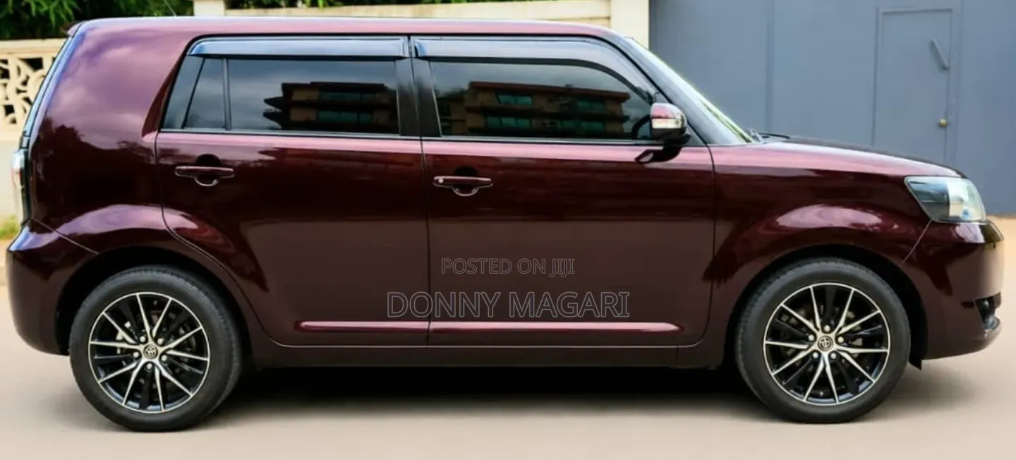 Toyota Corolla Rumion 2011 Maroon