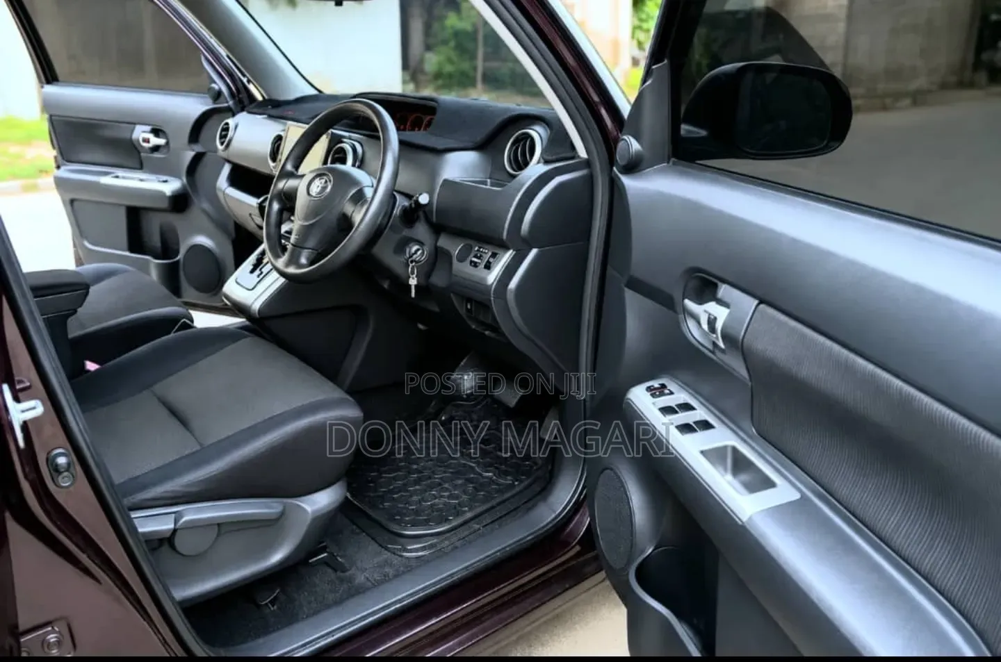 Toyota Corolla Rumion 2011 Maroon