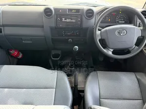 Toyota Land Cruiser 2018 White