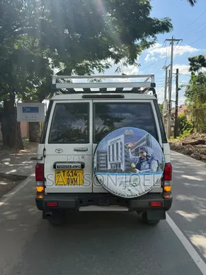 Toyota Land Cruiser 2018 White