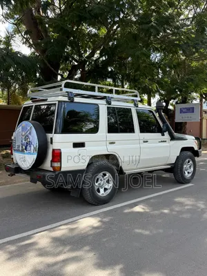 Toyota Land Cruiser 2018 White