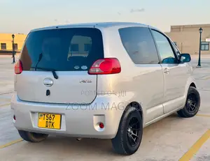 Toyota Porte 2005 Silver