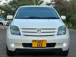 Toyota IST 2004 White