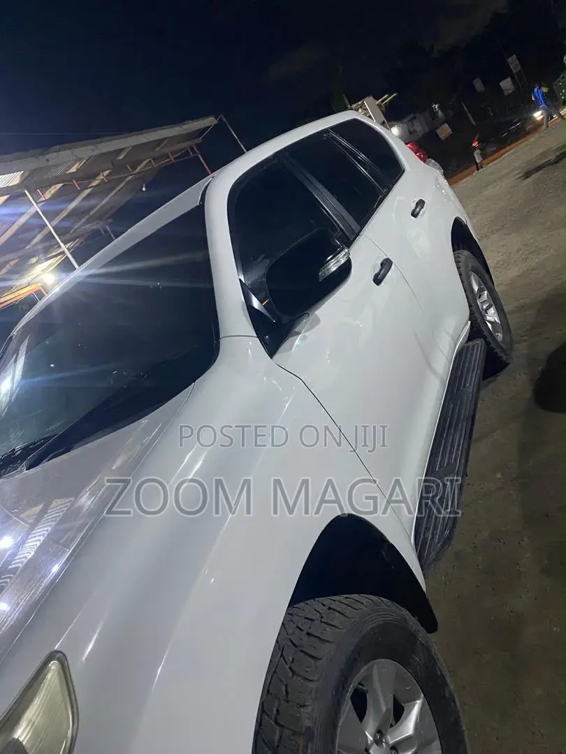 Toyota Land Cruiser Prado 2006 White