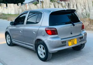 Toyota Vitz 2006 Gray