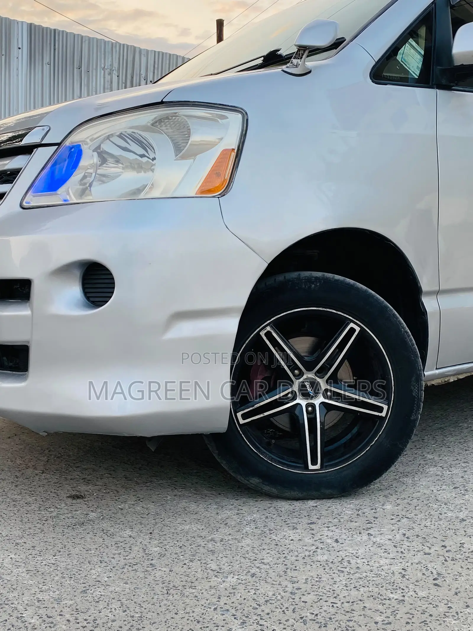 Toyota Noah 2006 Silver