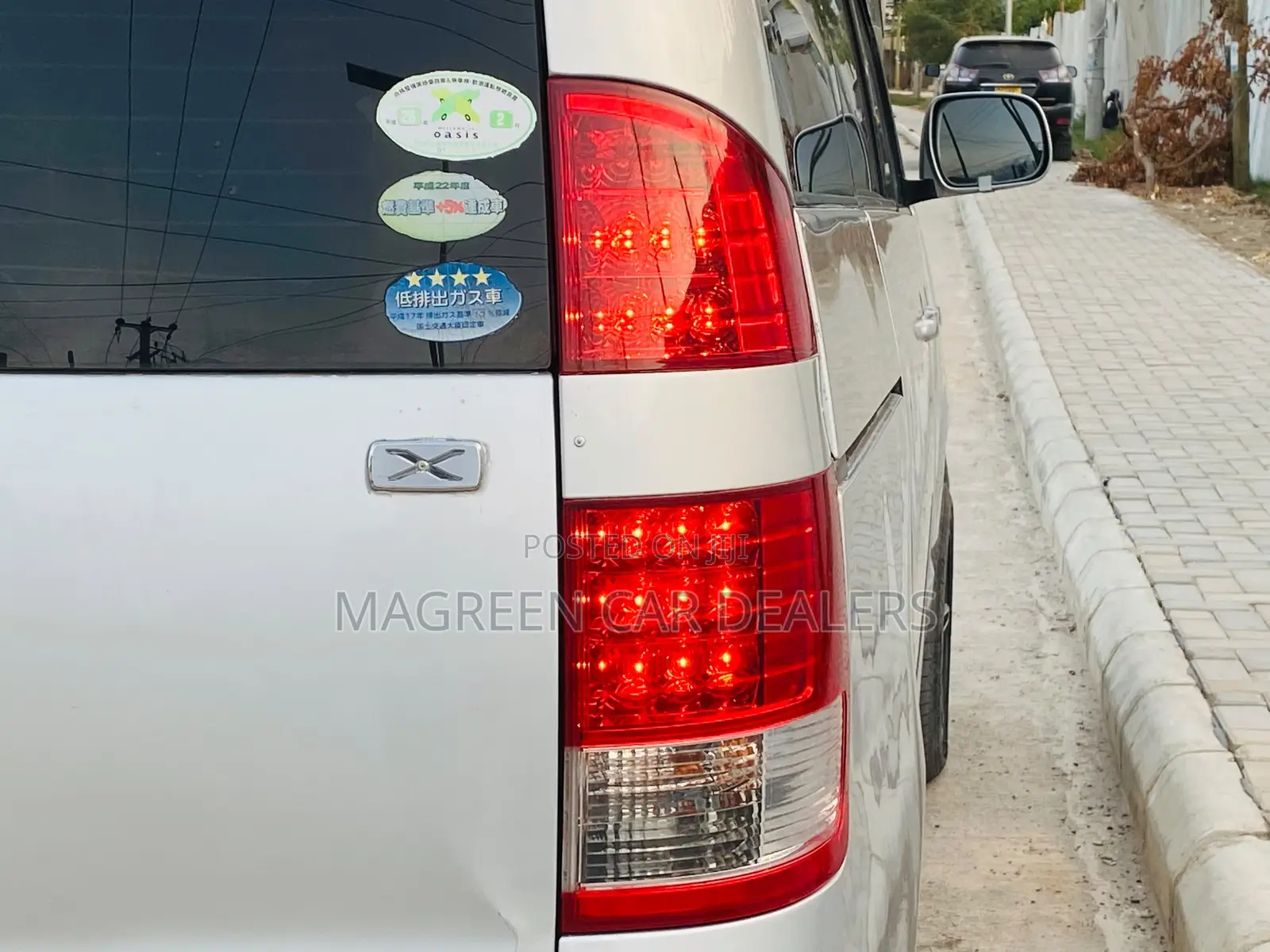 Toyota Noah 2006 Silver
