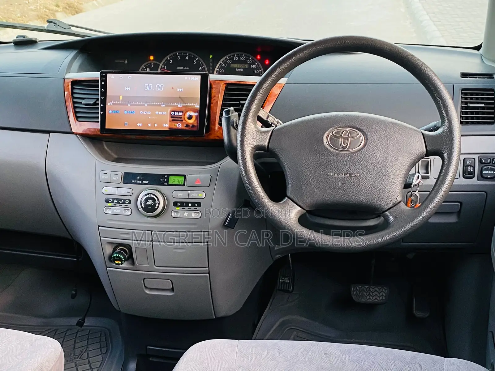 Toyota Noah 2006 Silver