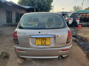 Toyota Duet 2002 Gray