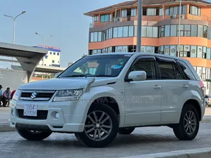 Suzuki Escudo 2008 White
