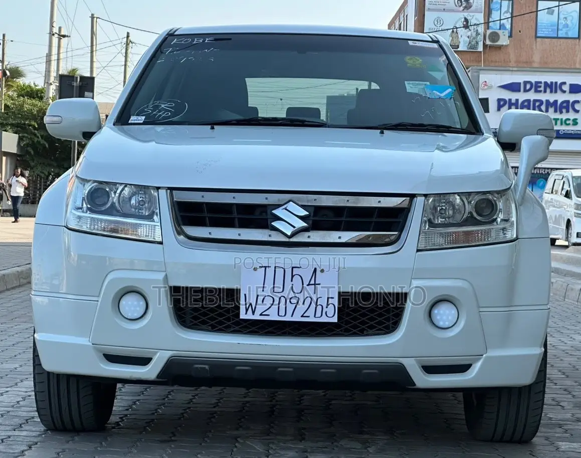 Suzuki Escudo 2008 White