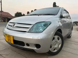 Toyota IST 2005 Silver