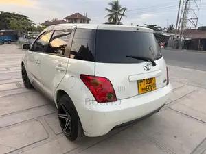 Toyota IST 2005 White